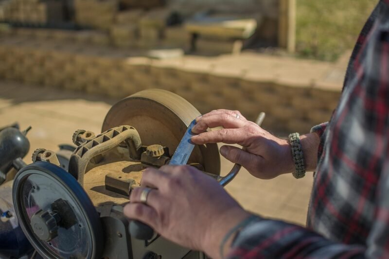 Top Features to Look for in a High-Quality Blade Sharpener