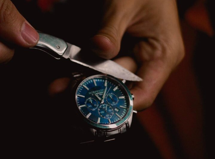 Understanding the Mechanics of Automatic Switchblades