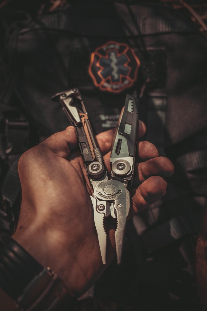 The Ultimate Guide to Choosing the Right Multi-Tool Knife