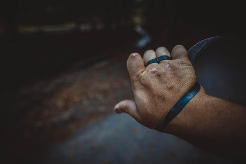 Karambit Showdown: Unique Features & Benefits That Set This Tactical Knife Apart